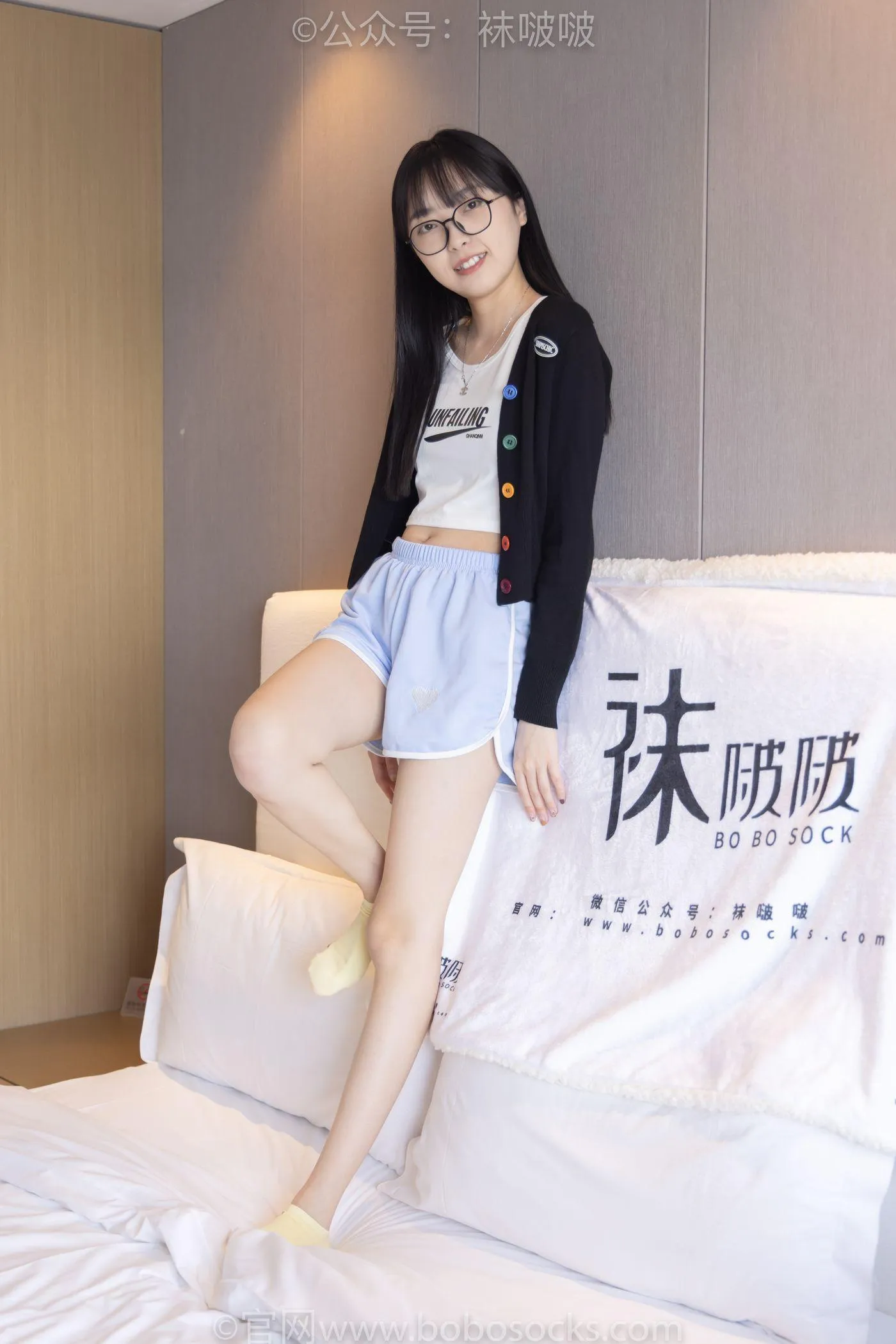 [BoBoSocks袜啵啵]NO.081 稚予- AJ、浅黄色短棉袜、浅蓝色短棉袜、裸足（花絮版） [145P]插图3